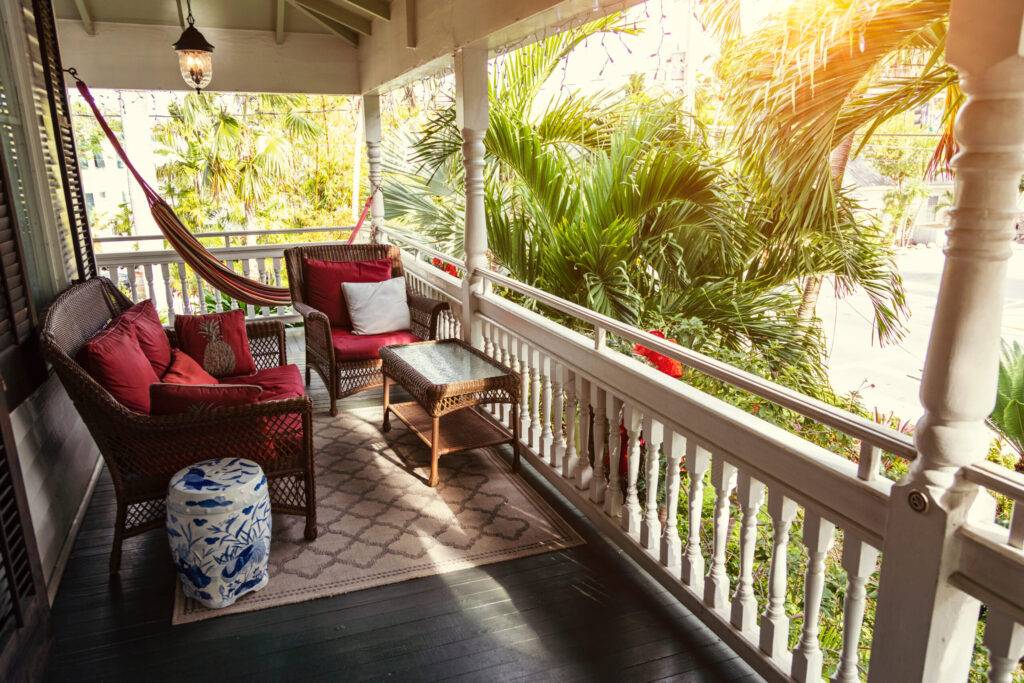 Tropical porch Revitalize your outdoor space: How to dye patio cushion covers